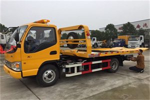 公安哪里有拖车服务